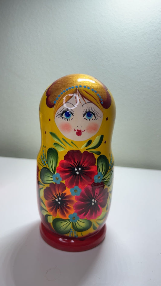 Kunstvolle "Matrjoschka" – Symbol russischer Kultur & Familie