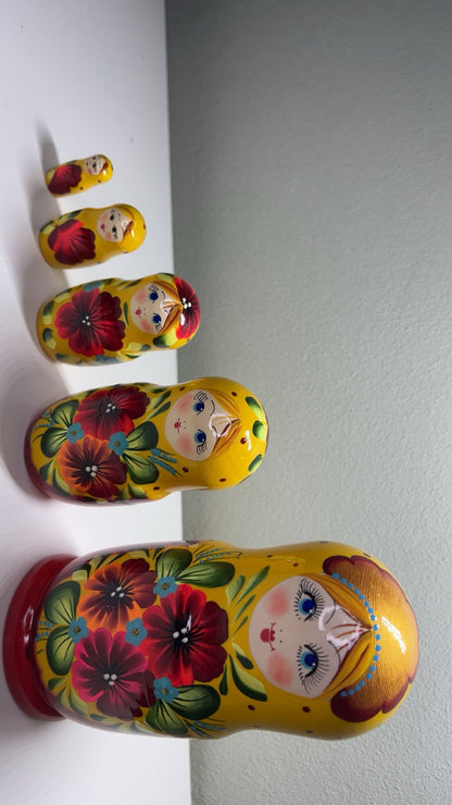 Kunstvolle "Matrjoschka" – Symbol russischer Kultur & Familie