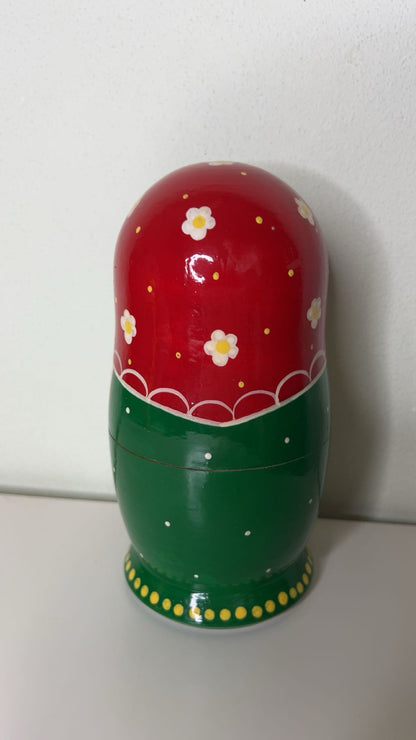 "Matrjoschka" Puppe – Farbenfrohes Unikat aus russischer Handarbeit