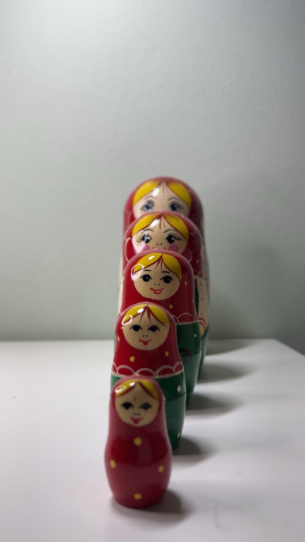 "Matrjoschka" Puppe – Farbenfrohes Unikat aus russischer Handarbeit